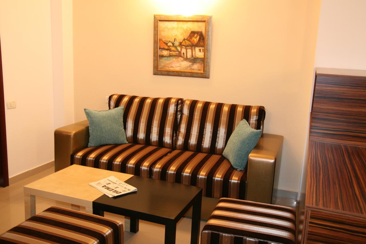 Hotel Kilometrul Zero Dragasani Ngoại thất bức ảnh