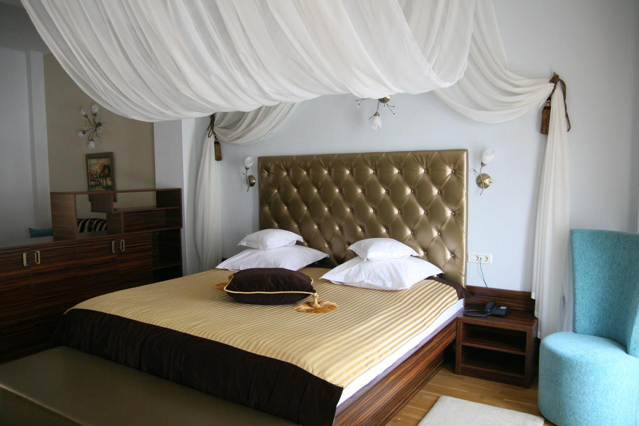Hotel Kilometrul Zero Dragasani Ngoại thất bức ảnh